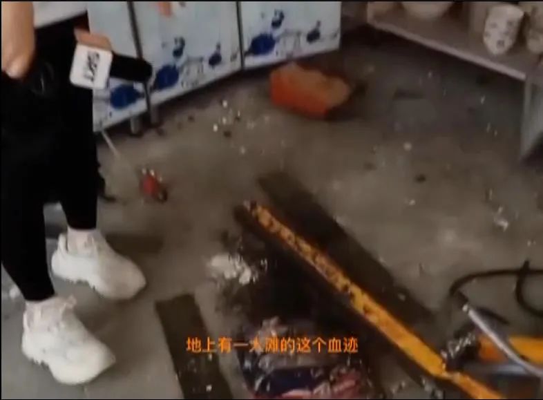 DƬ
